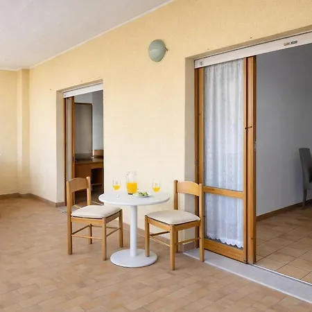 Con Servizio Apartment *